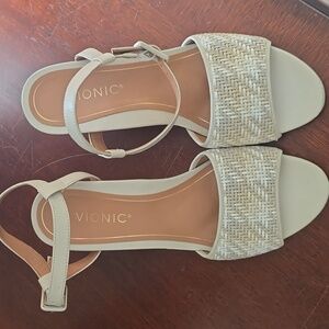NEW Vionic Clarita Leather Wedge Sandals